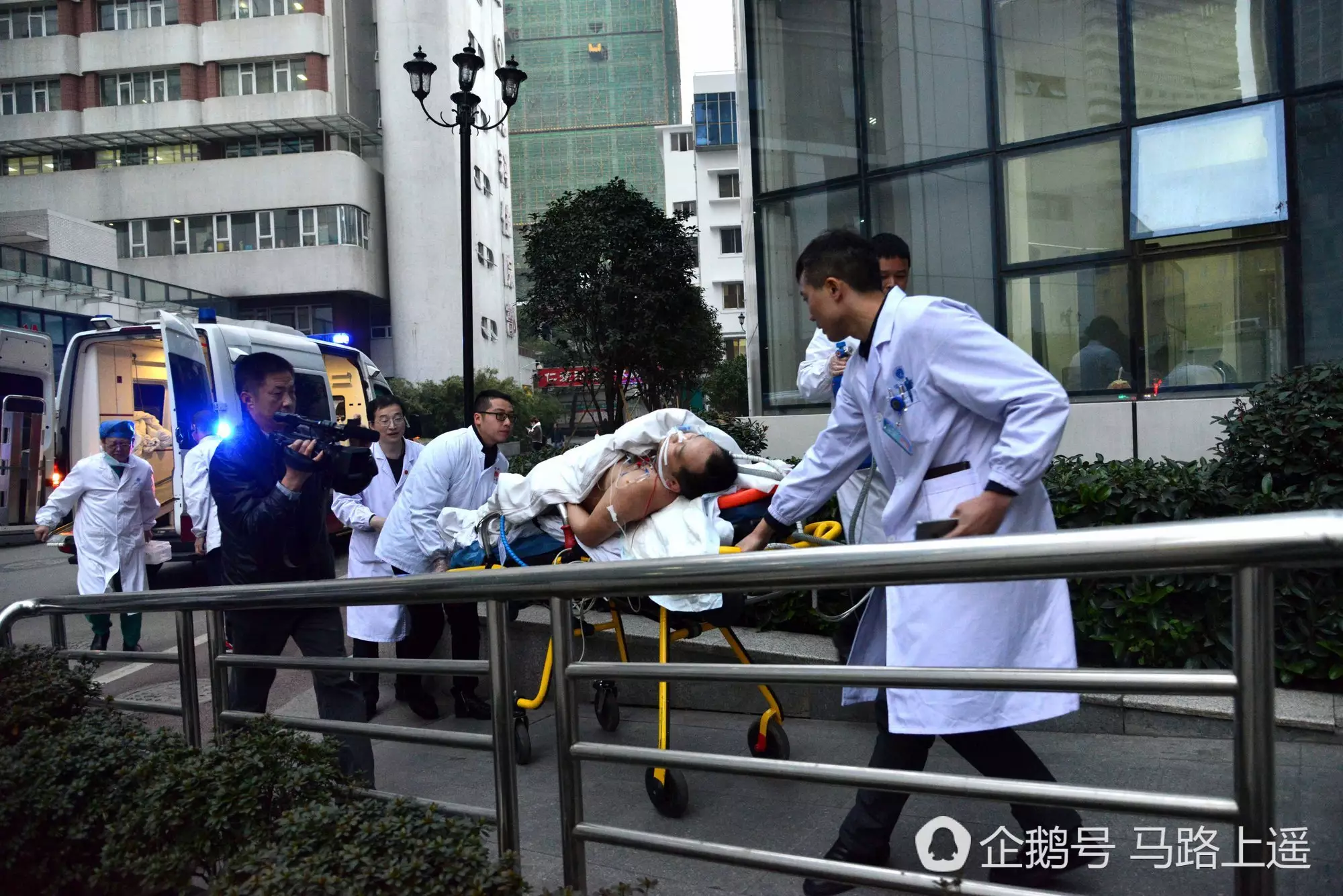 3、可以幫忙運送病人嗎:救護車可以護送行動不方便的病人回家嗎