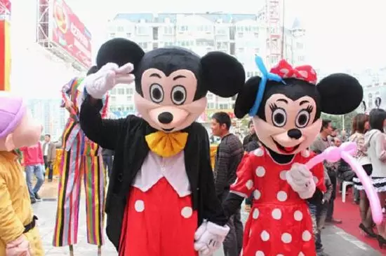 2、夫妻角色扮演遊戲教案:大班角色遊戲教案大全