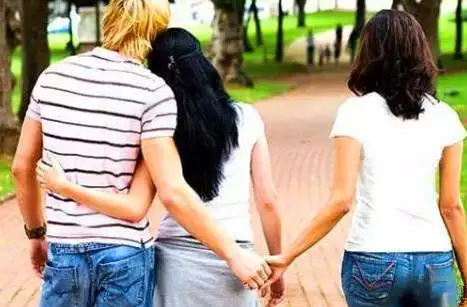 4、老公前妻成了小三我該怎麼辦:前妻會不會有可能變成小三?