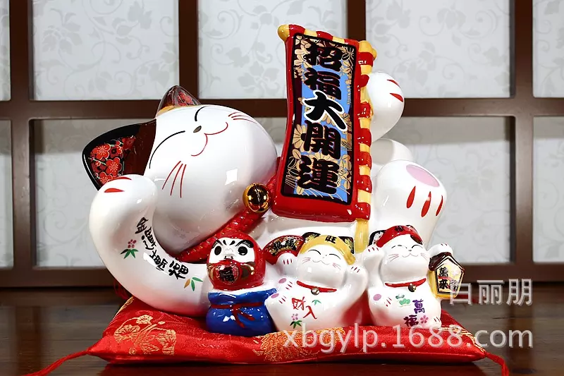 4、一般的酒店啊，公司、門面啊什麼的。桌子上的那種招財貓都是多少大的？多少尺寸的！