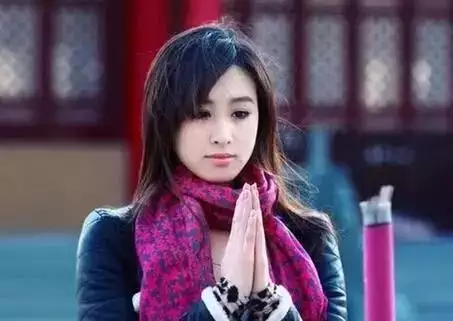 3、姻緣來得晚的女孩:求解姻緣。喜歡上一女孩，有發展機會嗎？