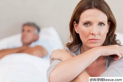 2、男人30以後性越來越不行:男人三十歲以後性功能會下降嗎