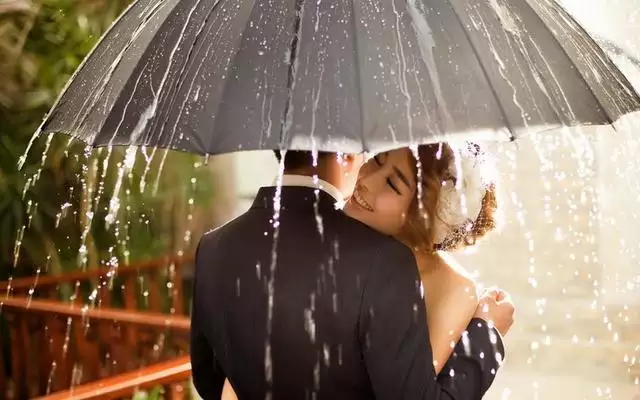 1、有這個說道嗎，就是下雨天結婚，新娘子厲害，新娘子回門那天下雨，娘家煩她。