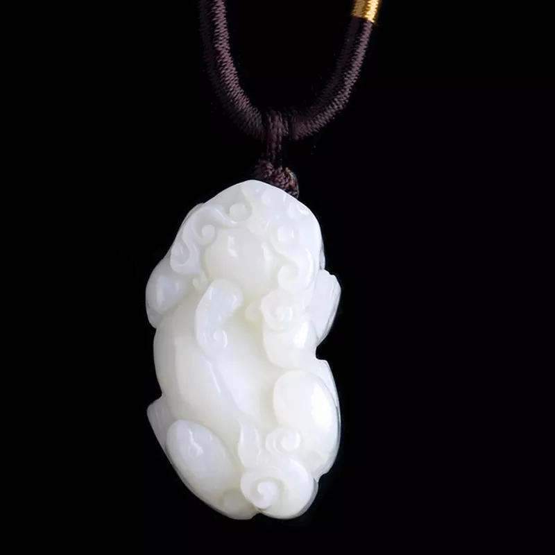 7、屬虎的為什麼不能戴玉:屬虎的能戴虎玉佩嗎