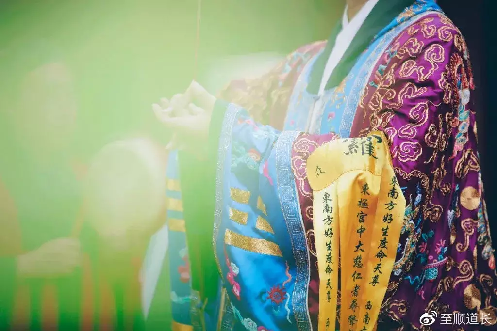 4、什麼？若是照此推理自己前世是個什麼樣的人造了什麼的因造成今世命苦的結果？今世命苦嗎