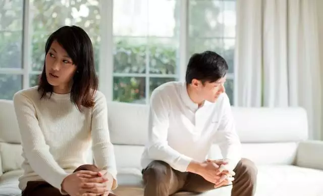 2、八字不合分手可笑嗎:心心相印的兩個人因為八字不合而分手是不是很可笑