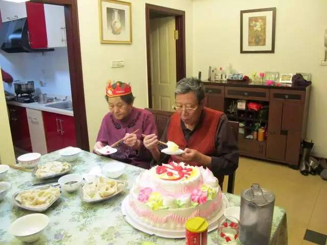 給弟媳婦生日發紅包多少合適：給弟弟的生日紅包應該發多少