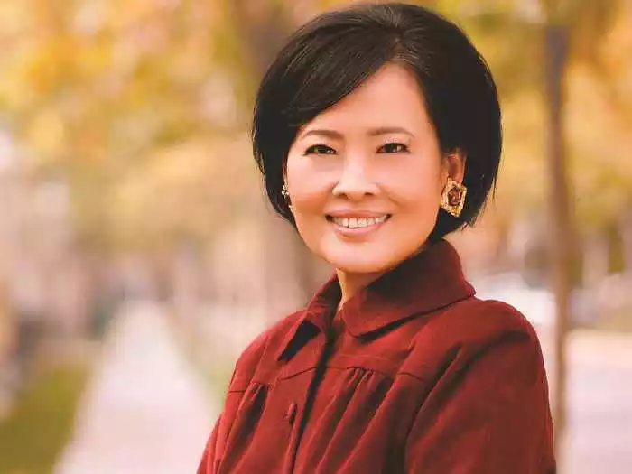 1、五十歲老男人喜歡你的表現:咋看出年老的男人喜歡你了？