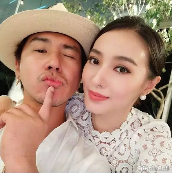 1、女大男小的婚配明星配偶:女明星歲數比男明星大三歲的有哪些伉儷