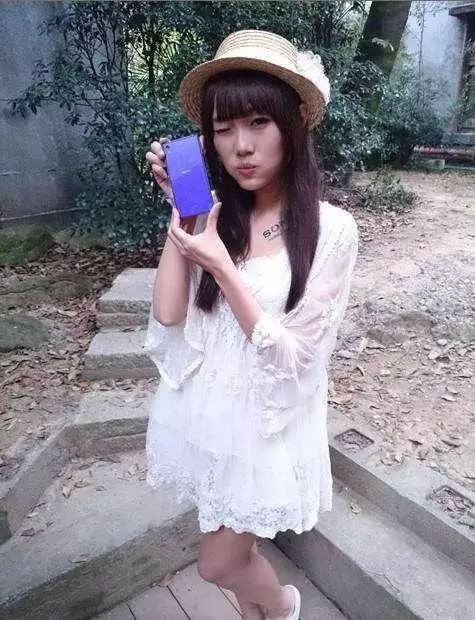 7、我無兒無女四十二歲想娶一個比我大四歲帶着一個24歲左右兒子的女人做老婆適合嗎？