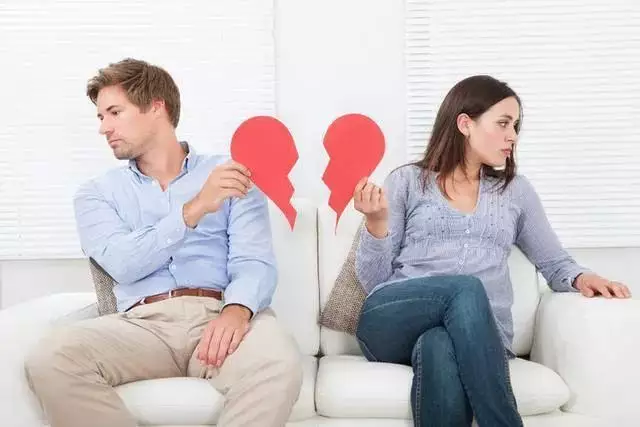 4、40歲的男人出軌的心態:為什麼40歲左右的男人最容易有婚外情？哪3點原因是重點呢？
