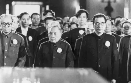 3、67年四月初六齣生的男孩婚配:67年出生屬羊人一生命帶桃花嗎？