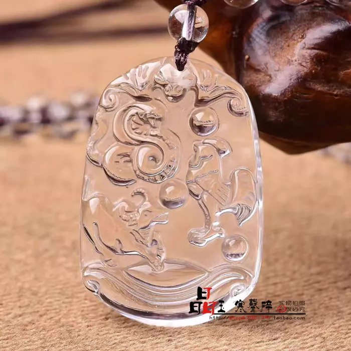 吊墜能戴自己的屬相嗎：選黃金吊墜（或其他項鏈吊墜），可以戴自己的生肖嗎？