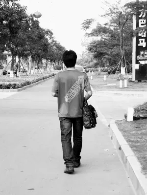 4、被幾個人日的走不了路:被幾個日得路都不能走