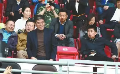 4、男人喜歡不粘人的小三:男人都不喜歡粘人的女人嗎？