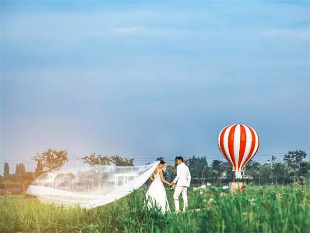 10、年10月適合結婚的日子:男年10月24日生人什麼時候能領結婚證？