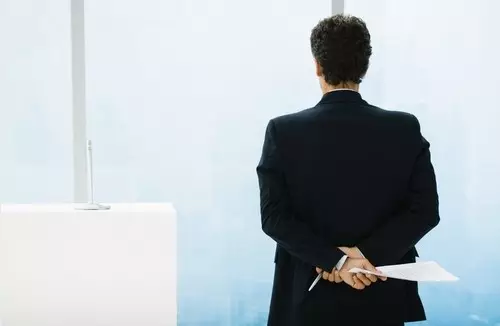 2、為啥五十歲的男人容易出軌:五十歲男人出軌妻子怎麼辦