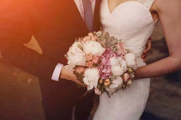3、女92年猴與男94年狗婚配:年屬猴的男與年屬狗女的能在一起嗎？