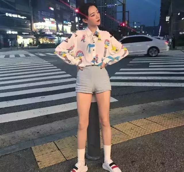 2、女孩個子矮是不是能全部進入:1.5米的女生是不是很矮，能找到男朋友嗎？