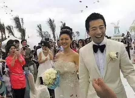 我屬狗婆婆屬龍兩人屬相真的相剋嗎我在婆婆眼裡做什麼事都是錯的就像回家給她買器械她說你不外日子濫花