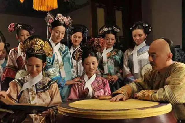 2、一妻多夫制度解決婚配:一妻多夫制度在那裡還存在