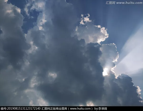 烏雲滿天遮+陽光.霎時大雨伴狂風,酷暑來雨如甘露,降溫三兩度清涼?