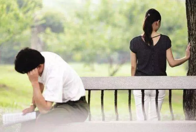 3、二婚配偶殞命屋子要:二婚買房,伉儷各有房權證,若是其中一方去世房產若何分配？