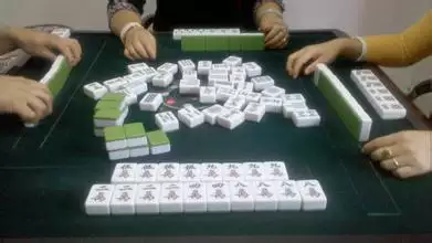 2、打麻將輸了去廁所做法:打麻將老輸錢怎麼轉運