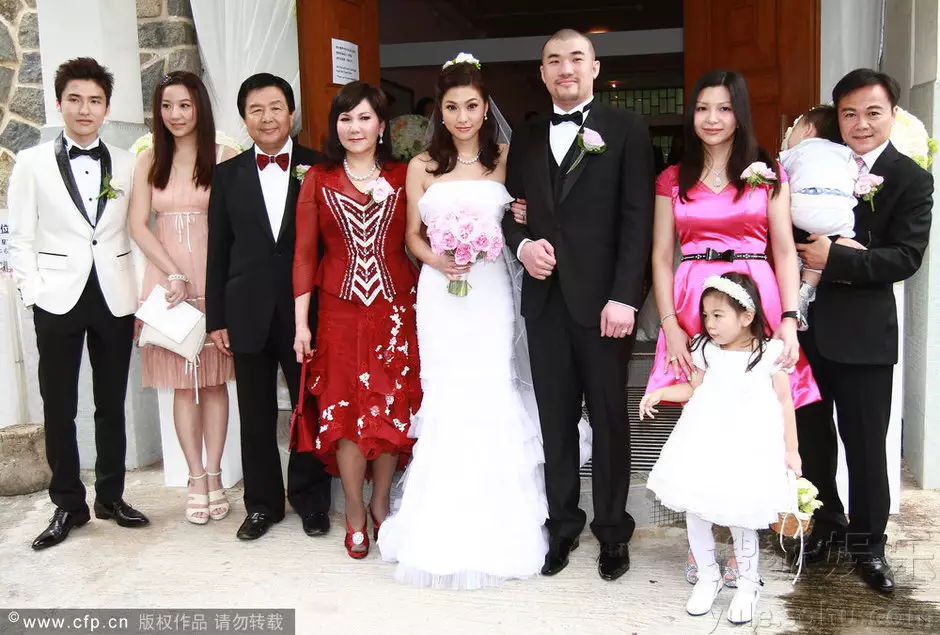 如何與離婿的女下屬相處：怎麼和離了婚的女人相處