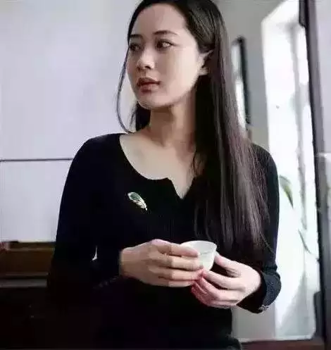 2、三種女人不適合戴翡翠:屬虎的人不適合戴翡翠嗎