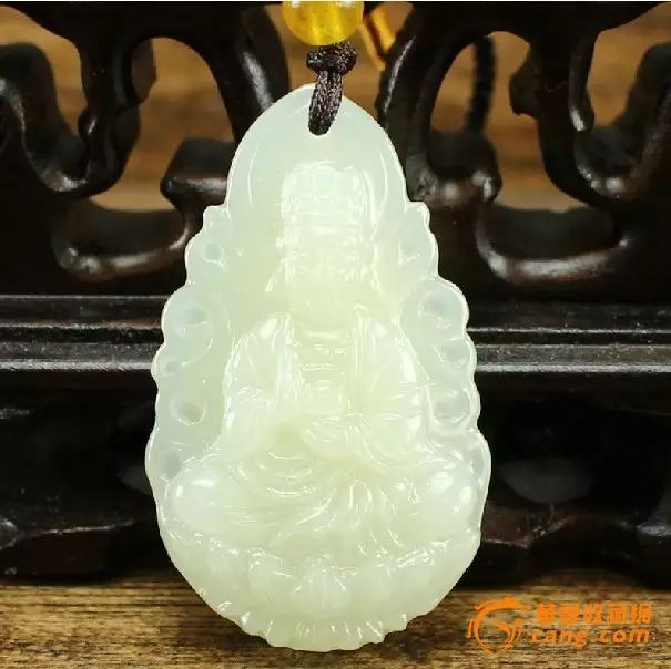 上的是真的嗎？有個生肖掛墜，說是和田玉，而且有，然則不知道是不是真的，而且價位若干？