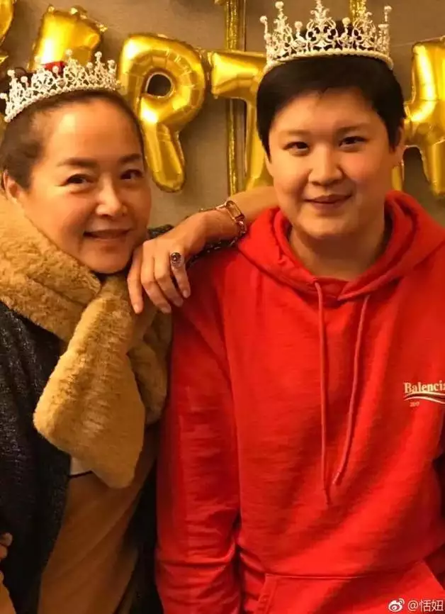 8、你好！就是有一個男人60多歲了 ，外面有小三，現在想跟老婆離婚，但是還想獨吞財產，請問該怎麼辦？
