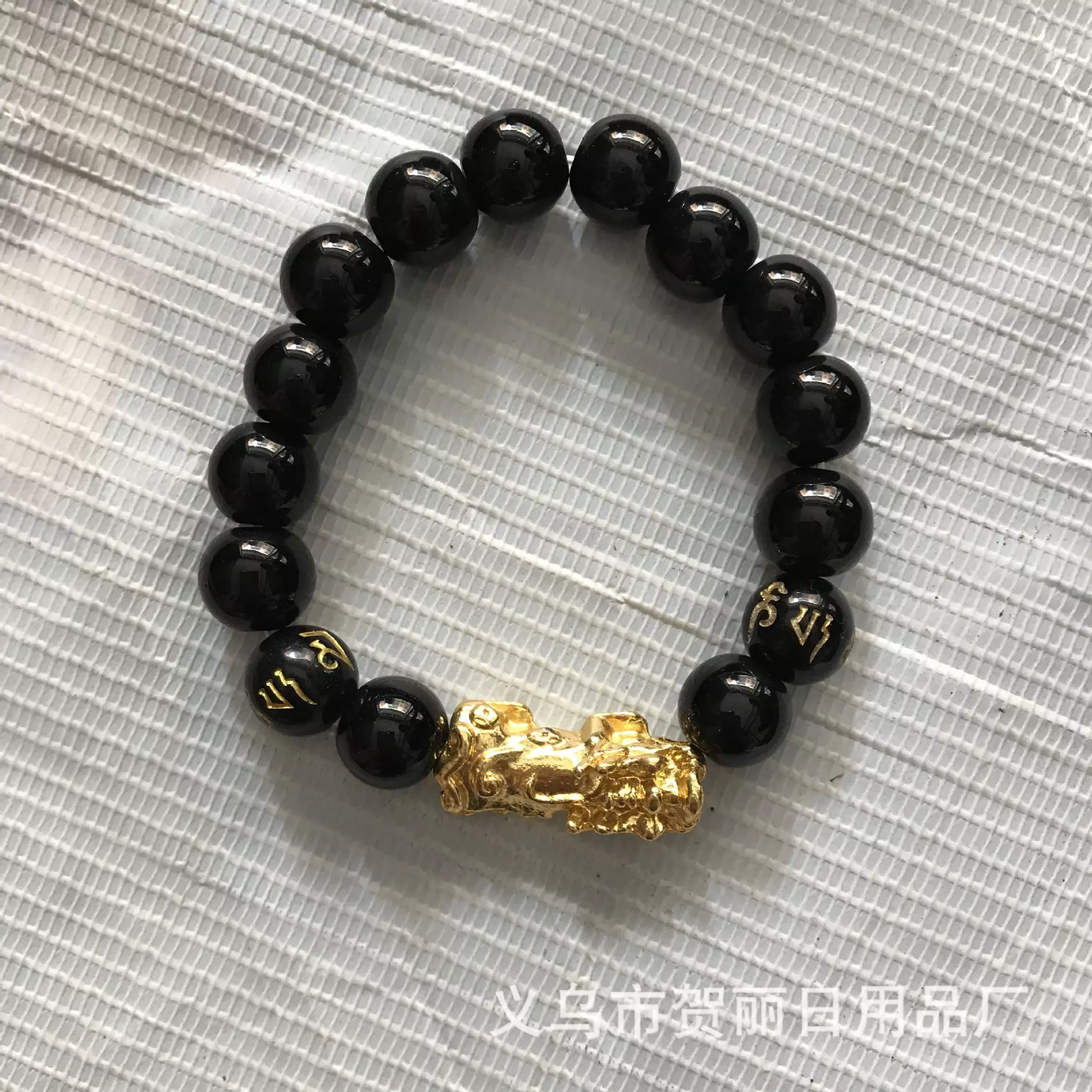 1、怎樣招財轉財運戴什麼好:什麼東西可以招財的 佩戴什麼可以轉運招財