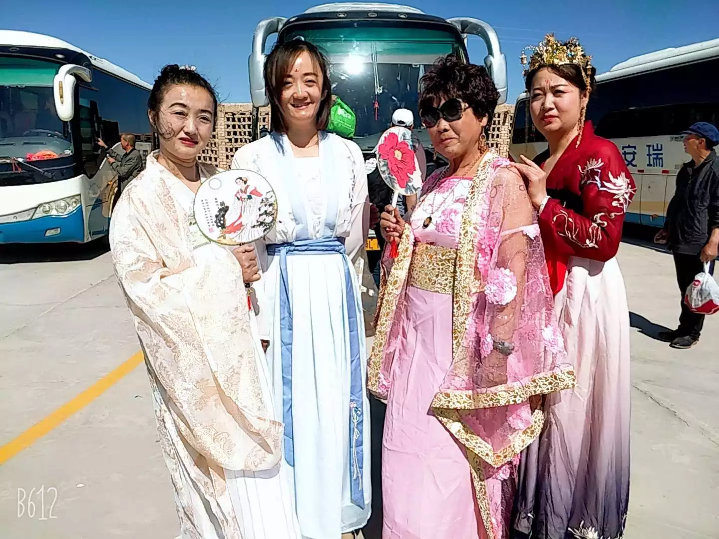 9、這位小哥可有婚配番外:求人人告訴我這位小哥的全名！！！