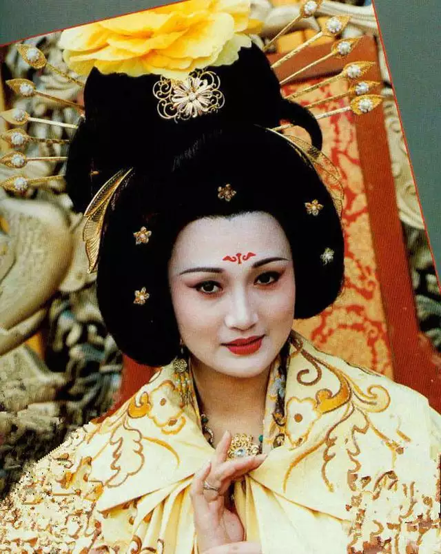 90年和92年的屬相配嗎：90年男屬馬與92年女屬猴的婚配好不好？