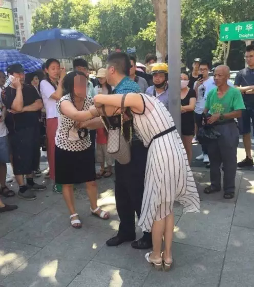 1、養小三一年要花多少錢:男人養一個普通標準的情人每年要投入多少成本?