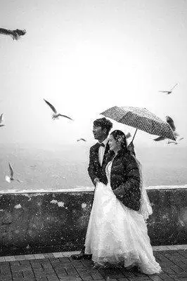 4、結婚下雪是不是命不好:結婚當天下雪還下霧媳婦命好嗎？