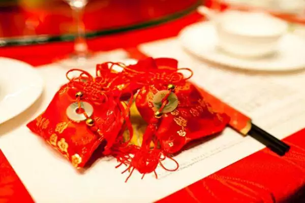 2、八字合婚真的准嗎:算命合婚真的准么