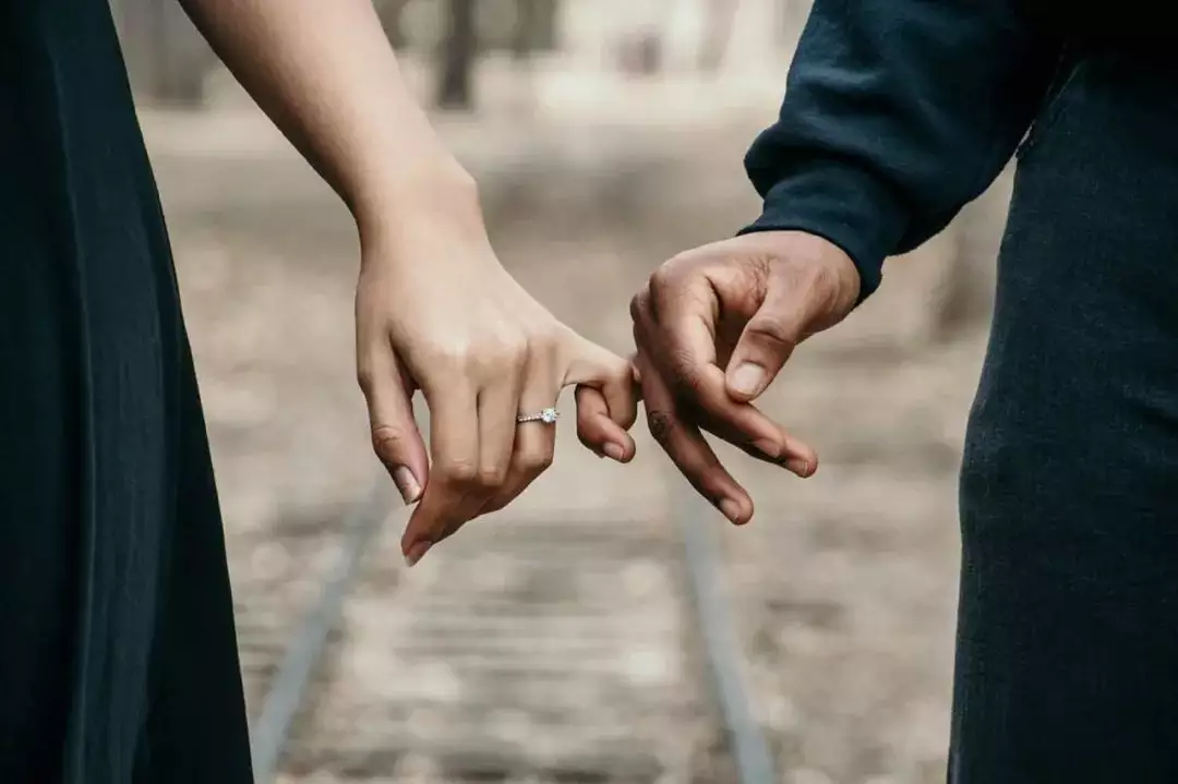 1、夫妻相一定有姻緣嗎:有夫妻相嗎？會結婚嗎？