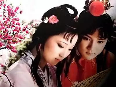 朱顏苦命伴一生的屬相：朱顏苦命伴一生,蜿蜒是曲水陸棲什麼生肖