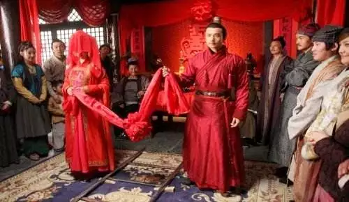 2、乾六離九婚配解決辦法:急求：生辰八字婚配