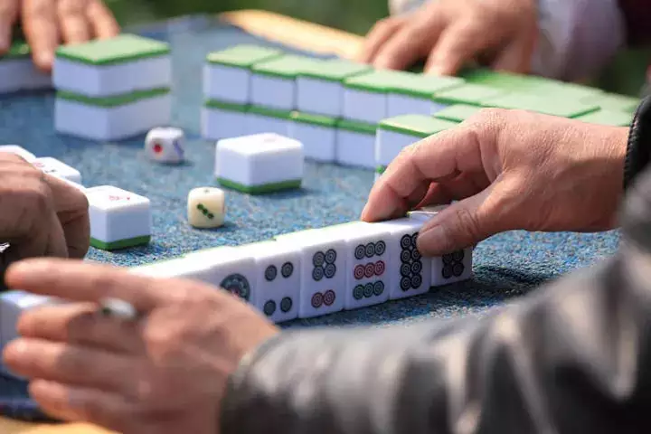9、逢賭必輸如何轉運:這個月我怎麼那麼倒霉逢賭必輸的，請問有什麼轉運的方法嗎