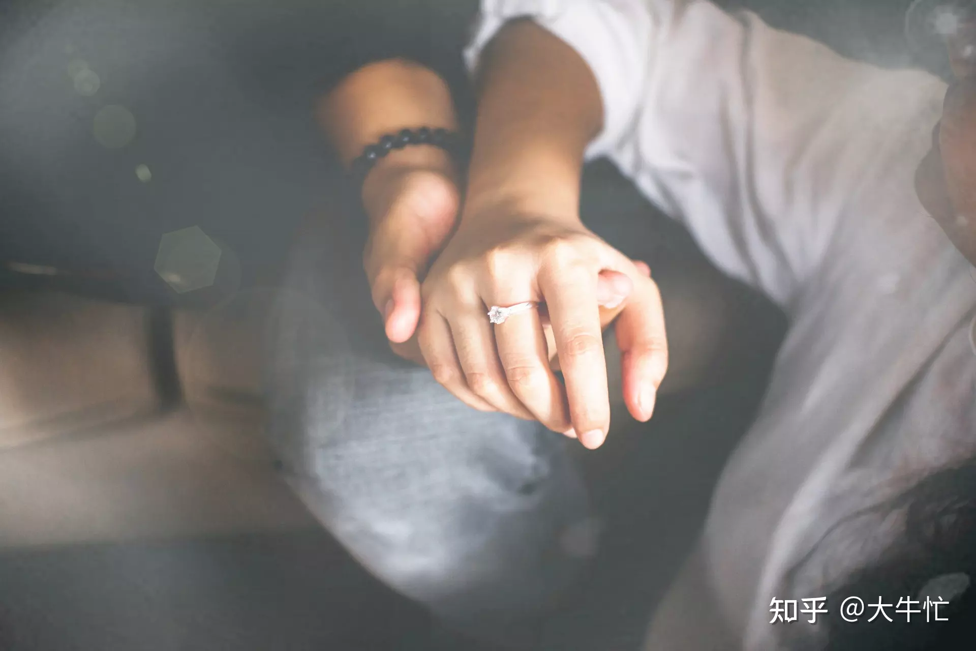1、發現情人另有情人應該怎麼辦:若是發現情人又有其餘女人了怎麼辦?