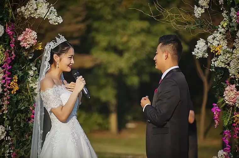 1、31歲結婚的歌曲家楊洪基，與妻子相愛48年，後來怎樣？