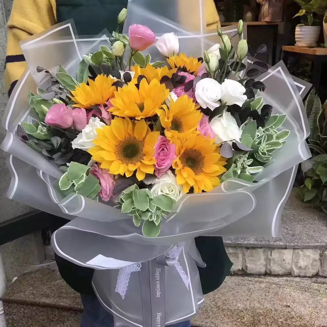 一個男性朋友過生日送什麼好：送最好的異性朋友（男生）最特別的生日禮物是什麼啊？