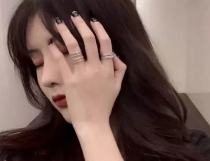 適合自己的微信名字女：適合三十歲女人的好聽的微信昵稱有些？