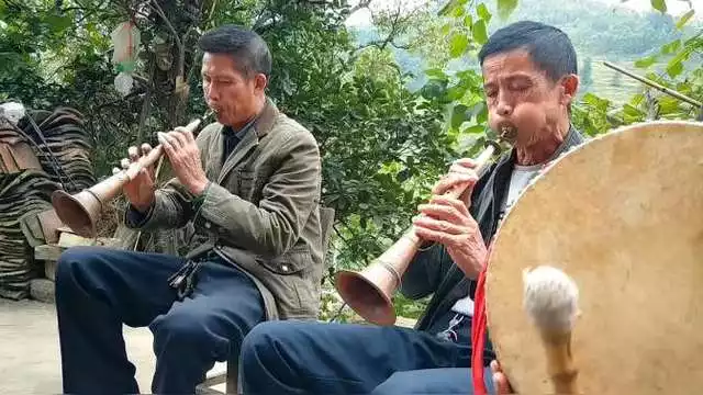 2、嗩吶用來娶親配樂合適嗎:娶親喜興時嗩吶班吹奏的音樂？