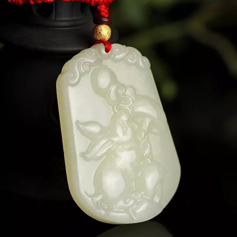 吊墜能戴自己的屬相嗎：可以戴自己的生肖吊墜嗎