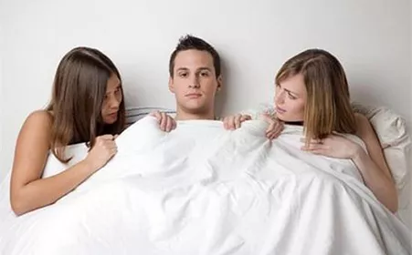 3、男人多年出軌同一個女人什麼心態:出軌同一個男人四年多的女人和情人有感情嗎？