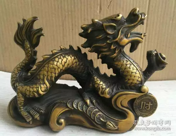 1、00年的龍婚配是屬什麼:年屬龍男生婚配